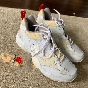 new balance 696 lakeview